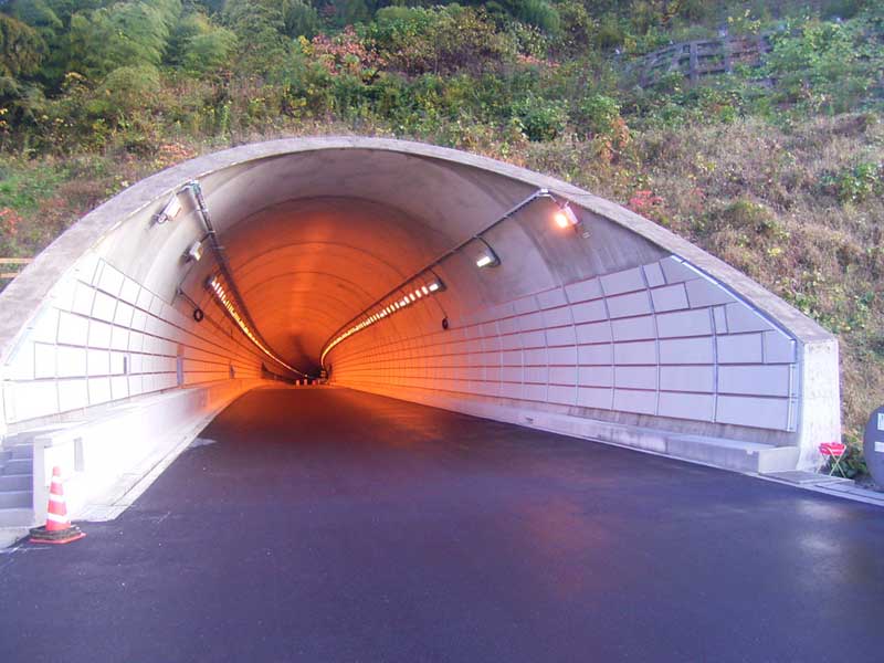 トンネル内装吸音(トンネルナイソウキュウオン)｜広島安全施設業協同組合